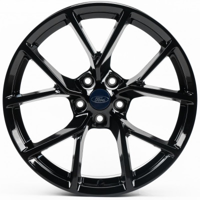 Автодиск R18 5X108 ET45 8,0J h63,3 Replica FD18206 Gloss Black