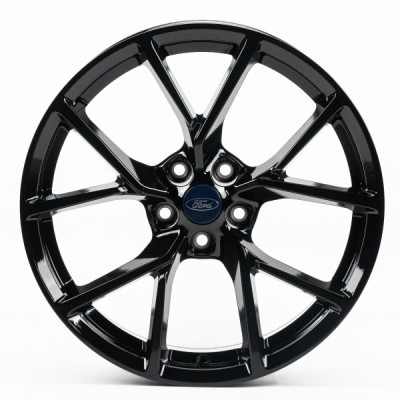 Автодиск R18 5X108 ET45 8,0J h63,4 Replica FD5602 Gloss Black